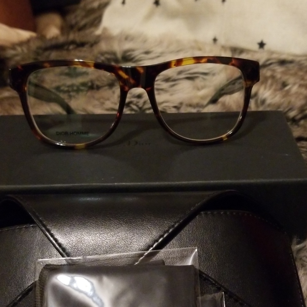 Dior frame